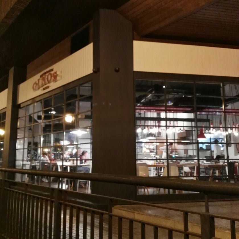 Ginos la Pagoda - Italian Restaurant,Pizzeria - 