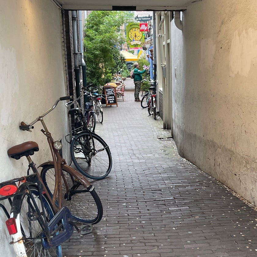 Kapitein Zeppos - Bar,Café,Restaurant - restaurants,sandwiches,lunch,healthy food,wifi,town,cake,dinner,live music,great value,buns,duck,good for dates,jams,good for groups,cheese fondue