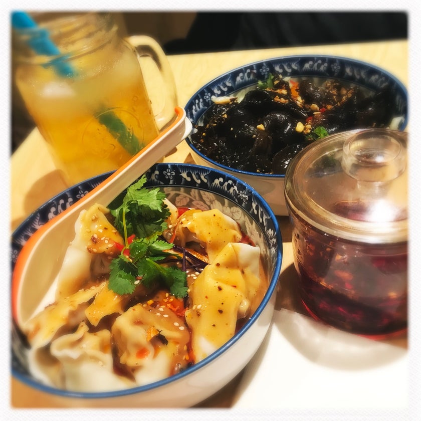 La Maison de Mademoiselle Dumpling - Cantonese Restaurant - restaurants,bar,healthy food,crowded,good for dates,seaweed salad