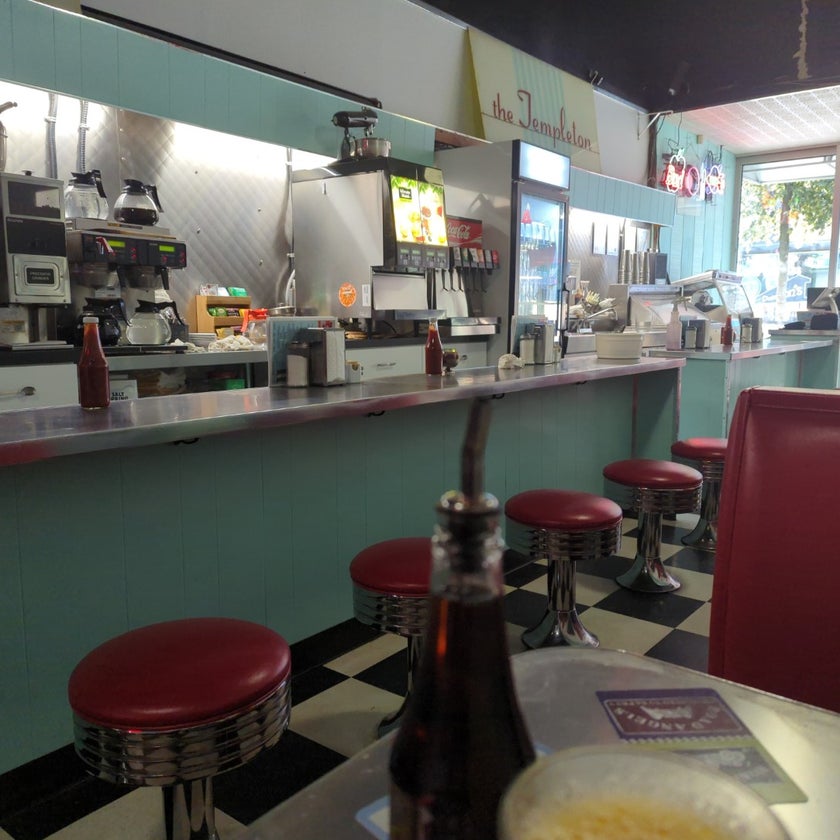 The Templeton - Bistro,Burger Joint,Diner - restaurants,bar,staff,coffee,breakfast food,sandwiches,cheese,lunch,brunch food,city,eggs,dinner,crowded,great value,curry,bacon,cute,milkshakes,garlic,onions,dresses,good for a quick meal,diner food,Caesar salad,poutine,jukebox,hangover cure,fun decor