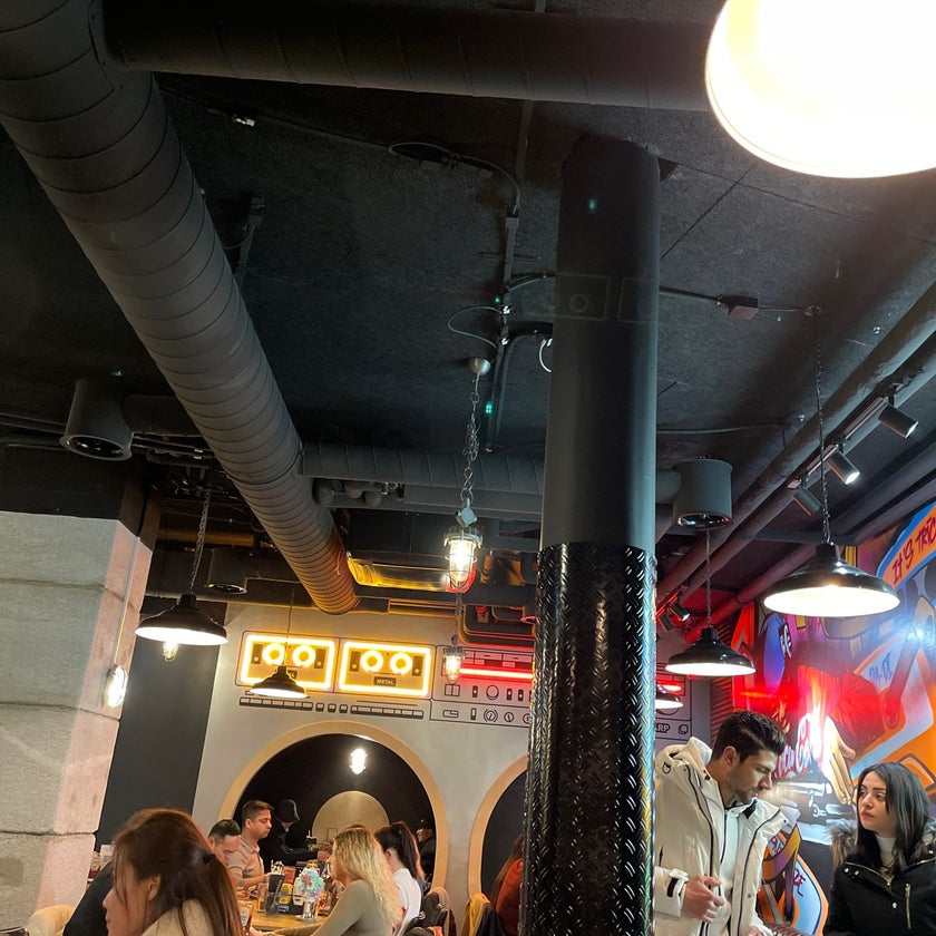 Black Tap - Burger Joint - good service,truffle fries,gluten free bread