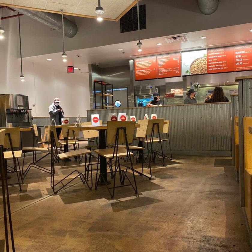 Chipotle Mexican Grill - Fast Food Restaurant,Mexican Restaurant - bar,good service,lunch,dinner,great value,burritos,barbacoa,brown rice