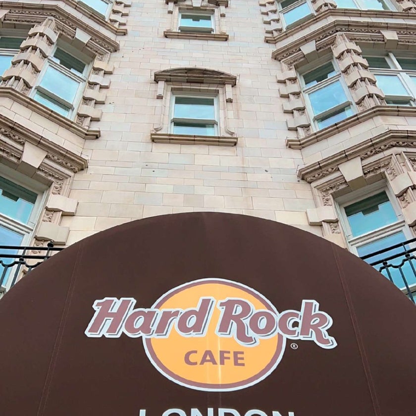 Hard Rock Cafe - Park Lane - American Restaurant,American (Traditional),Bars,Mexican - restaurants,coffee,desserts,chicken,burgers,sandwiches,music,well,lunch,brunch food,hotel,town,ice cream,park,spicy food,lines,dinner,crowded,tropical drinks,great value,free Wifi,ribs,takes reservations,museums,tourism,big portions,gifts,island,spacious,trendy,good for dates,good for a quick meal,diner food,roses,Caesar salad,shirts,jackets,good for groups,good for special occasions,charity,honey mustard,tangy,hot fudge,chocolate brownies,memorabilia,potato skins,Oreo cheesecake,souvenir stores,first hard rock