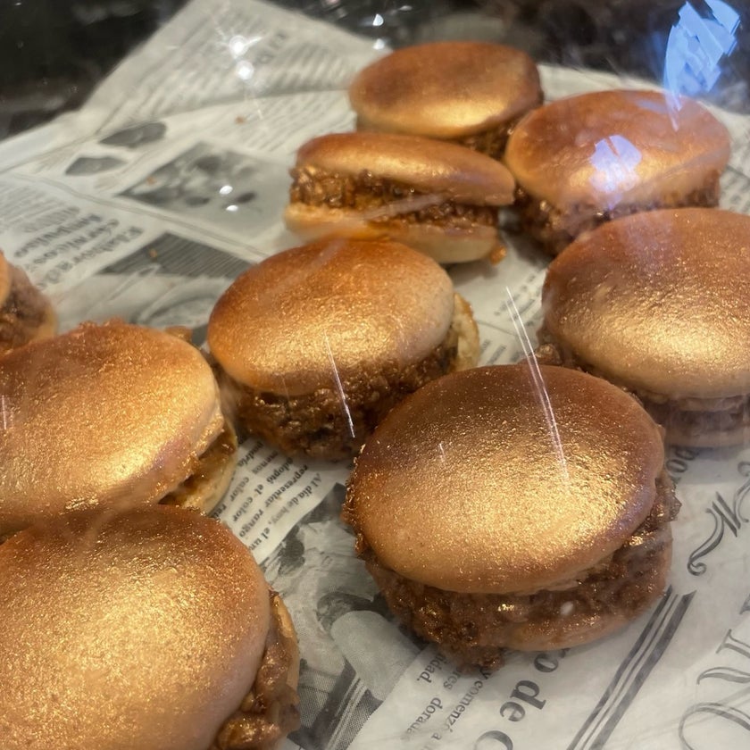 Víctor Montes - Tapas Restaurant - bar,good service,desserts,cheese,well,rice,steak,mushrooms,onions,cheesecake,Plaza,ham,tortillas,prints,foie gras,skewers,bull,pintxos,pimentos,leeks,fundido,milk pudding,pinchos,surimi elvers