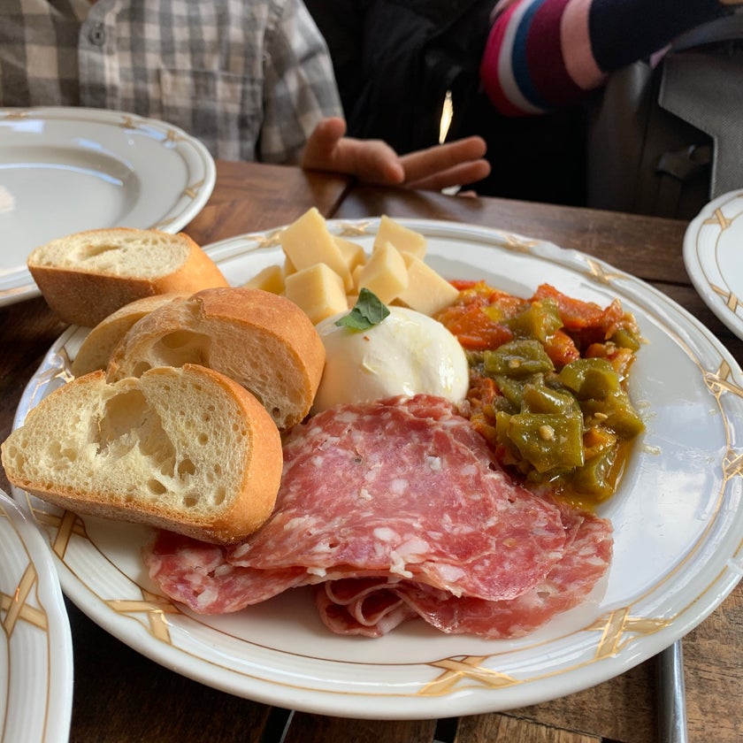 Tenth Street Pasta & Pizza - Pizzeria,Pizza,Italian - bar,pizza,fresh mozzarella