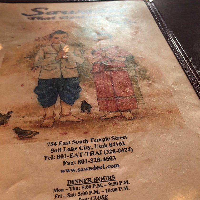 Sawadee Thai Restaurant - Thai Restaurant - good service,chicken,fruit,clean,town,parking,outdoor seating,dinner,great value,curry,big portions,mango,takeout,lunch specials,good for a quick meal,basil,stir fry,puff pastry,pinapple
