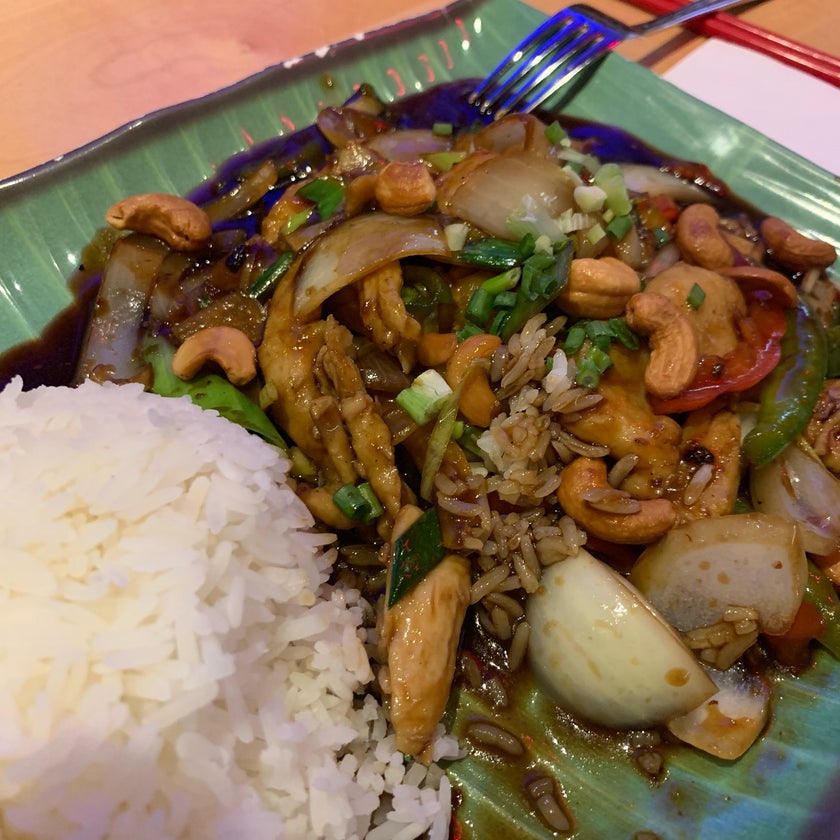 Tiffins - Asian Restaurant - bar,Asian food,chicken,lunch,spicy food,crowded,great value,takeout,trendy,chai lattes,papaya salad,rooibos,thai in zurich