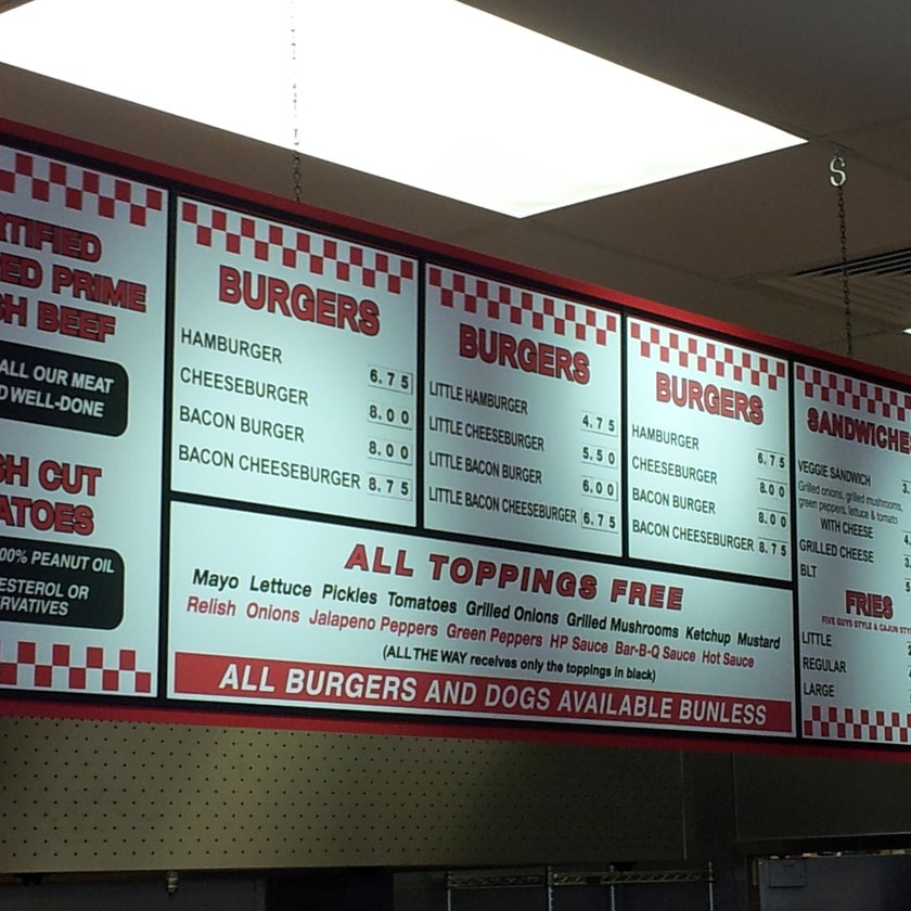Five Guys Covent Garden - Burger Joint,American Restaurant,Fast Food Restaurant,Burgers,Fast Food - restaurants,burgers,fruit,sandwiches,beef,cheese,music,well,lunch,town,french fries,dinner,chips,crowded,great value,potatoes,milkshakes,mushrooms,tomatoes,big portions,gifts,organic,takeout,spacious,hot dogs,peanuts,cheeseburgers,fast food,pickles,fountains,jalapeños,good for a quick meal,Coke,mayonnaise,mustard,BBQ sauce,ketchup,good for groups,soda machines,free toppings,raw onions,soft bread