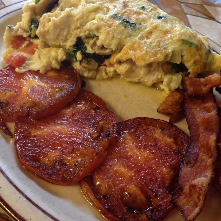 Country House East - American Restaurant - 