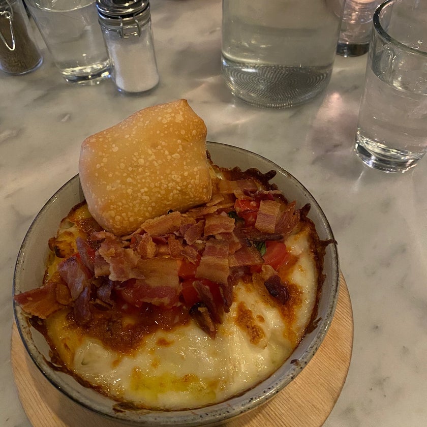 Basta Pizzeria Ristorante - Italian Restaurant,Pizzeria - meats,sandwiches,well,lunch,wine,chocolate,bread,spicy food,dinner,great value,happy hour,sausage,trendy,good for dates,nuts,good for groups,good for special occasions,polenta,beet salad,Chicken Alfredo