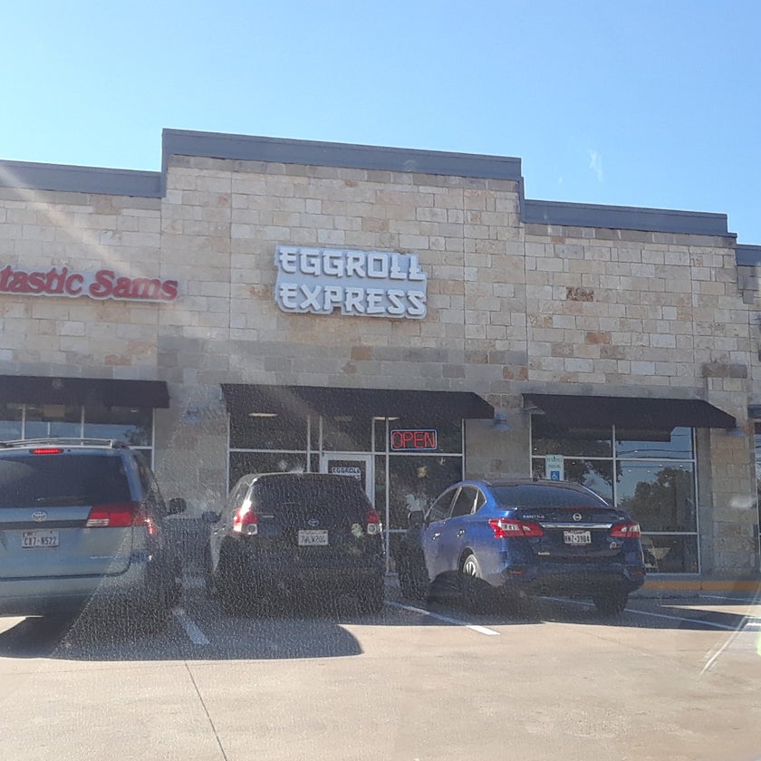 Egg Roll Express - Chinese Restaurant - good service,chicken,inexpensive,soup,lunch,parking,dinner,great value,Chinese food,takeout,biscuits,egg rolls