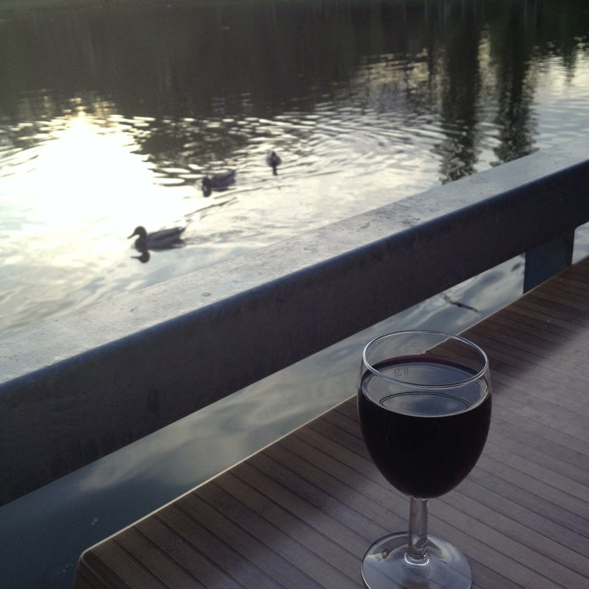 Bootshaus Stella am Lietzensee - Beer Bar,Café,Restaurant - restaurants,bar,scenic views,cake,quiet,lakes,good for dates,roses,good for groups
