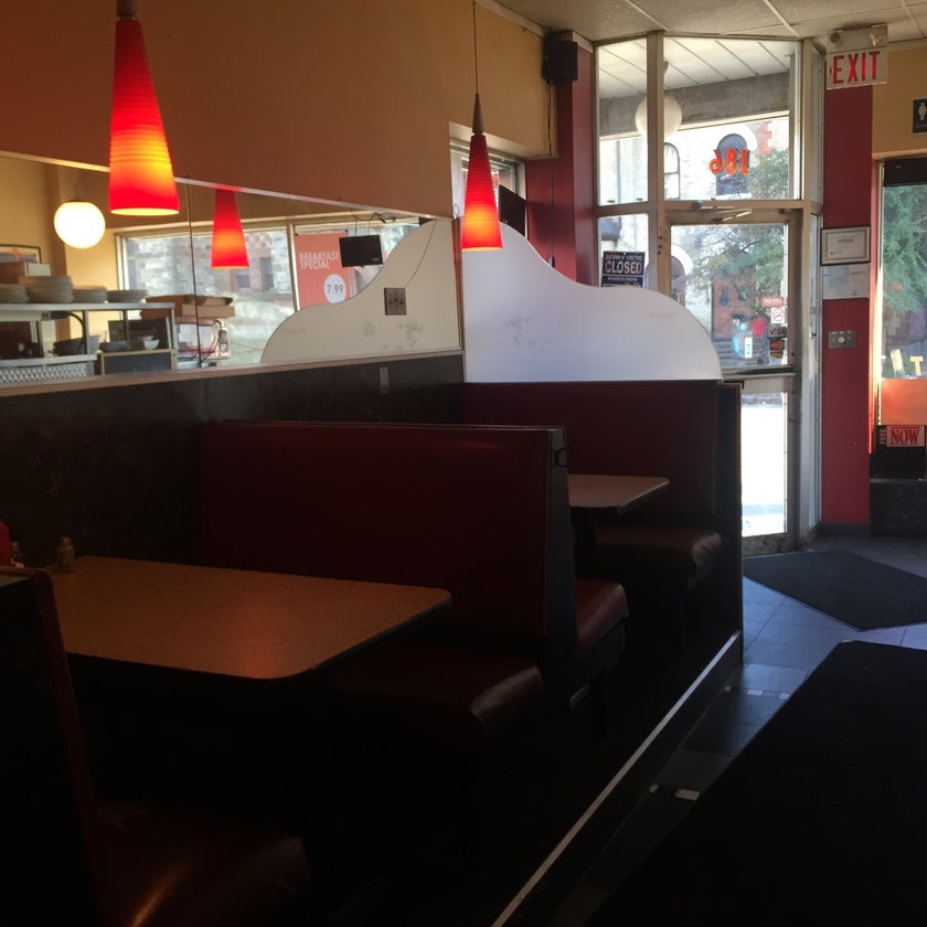 Chew Chew's Diner - Diner,American Restaurant,Mediterranean Restaurant - friendly staff,breakfast food,french fries,eggs,great value,diner food,lively