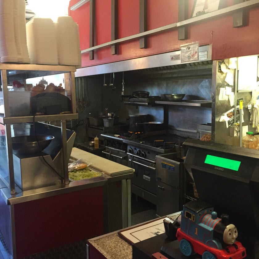 Chew Chew's Diner - Diner,American Restaurant,Mediterranean Restaurant - friendly staff,breakfast food,french fries,eggs,great value,diner food,lively