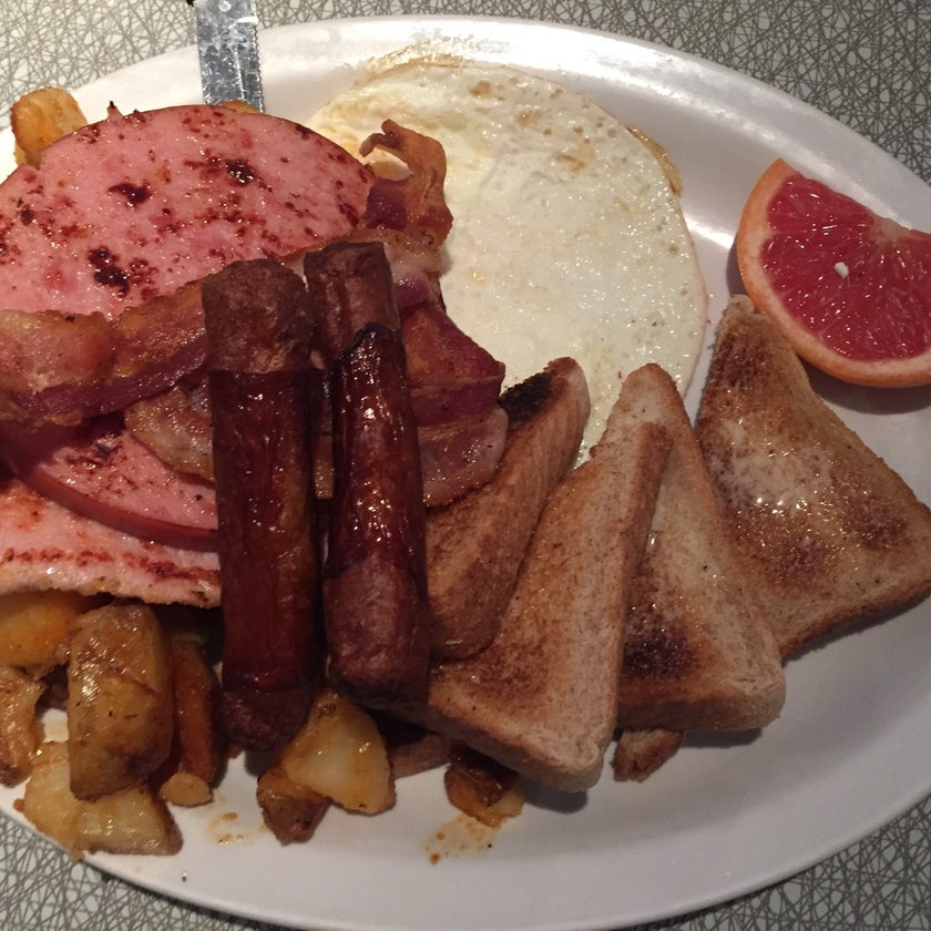 Chew Chew's Diner - Diner,American Restaurant,Mediterranean Restaurant - friendly staff,breakfast food,french fries,eggs,great value,diner food,lively