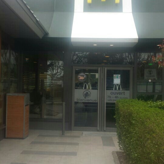 McDonald's - Burger Joint,Fast Food Restaurant - 