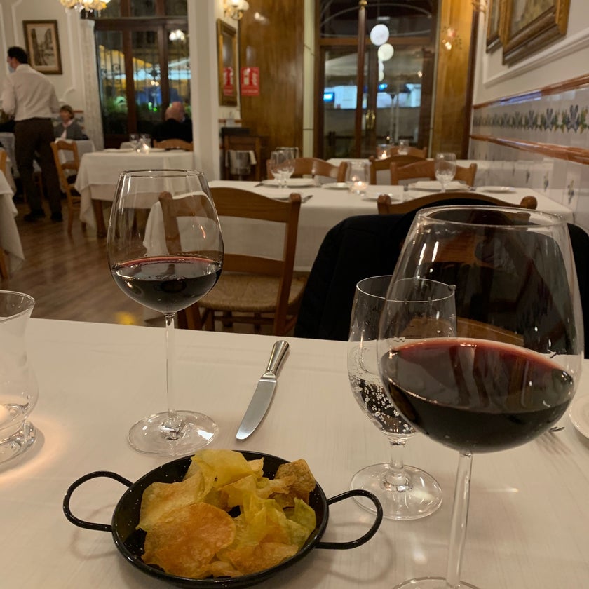 Racó del Turia - Spanish Restaurant - bar,good service,desserts,chicken,rice,sangria,paella,rabbit,daycares,snails