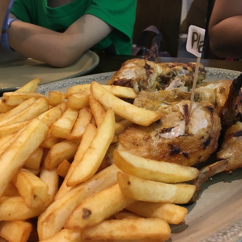 Nando's - Restaurant - chicken,lunch,parking,spicy food,casual,good for a quick meal
