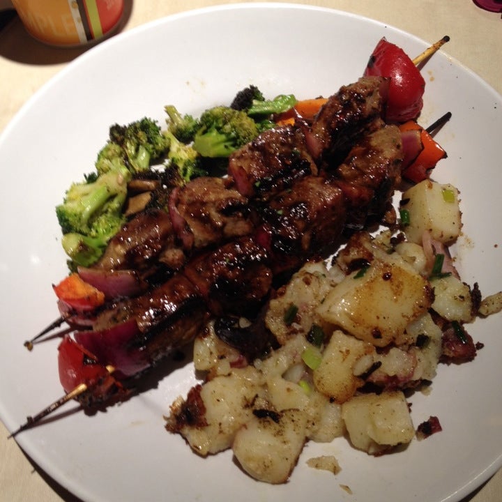 Zoe's Kitchen - Restaurant - bar,good service,lunch,vegetables,healthy food,kebabs,gluten-free food