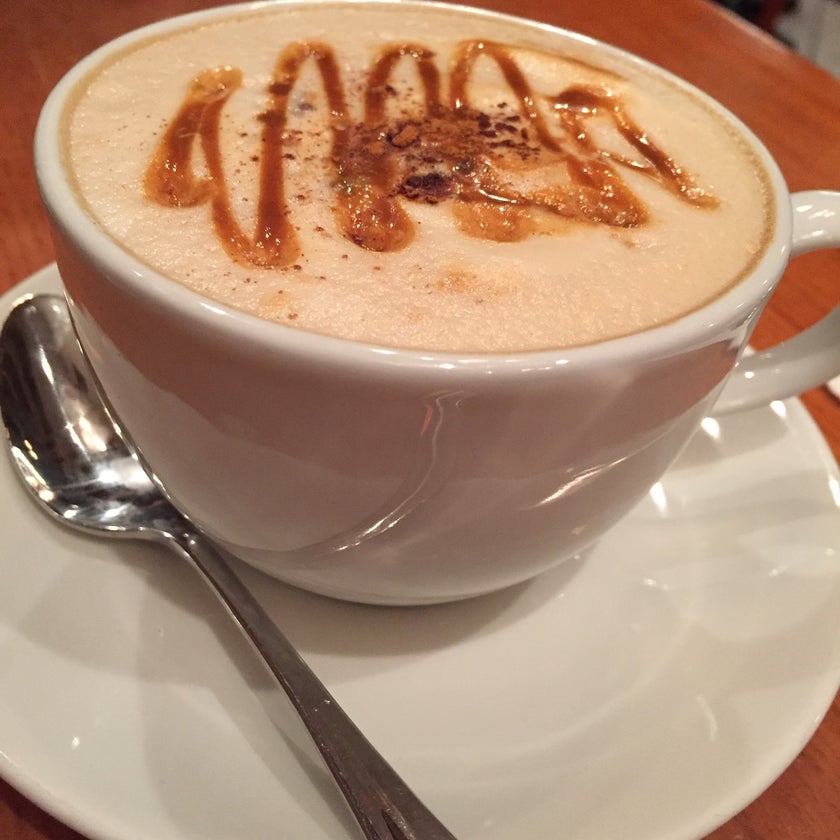 Spoons - Dining and Drinking,Kosher,Cafes - great value,caramel macchiatos,hot caramel,white hot chocolate