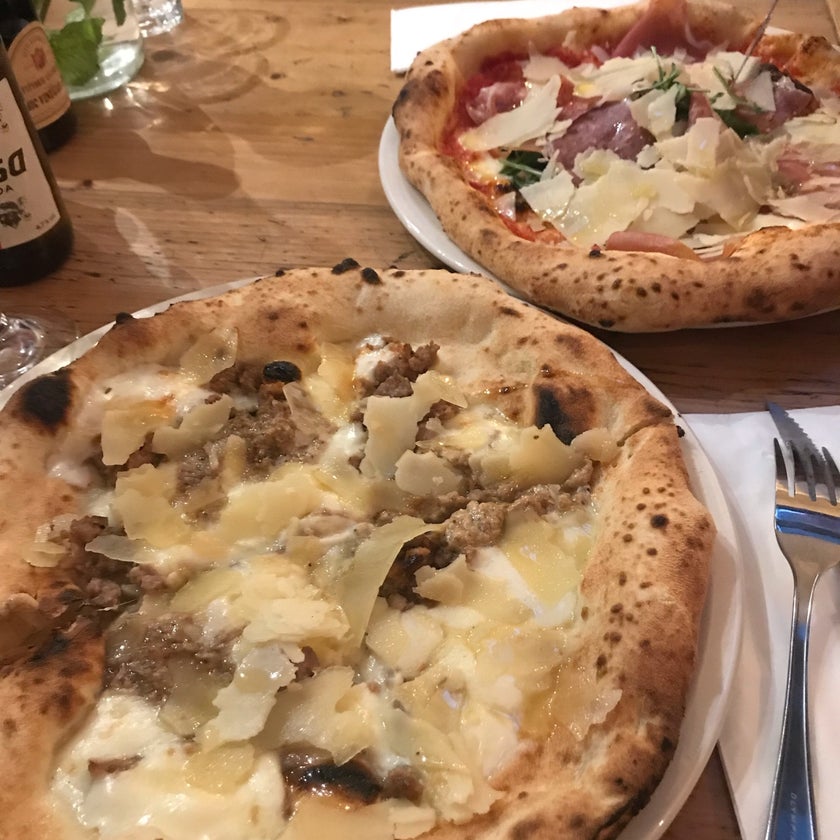 Zia Lucia - Pizzeria,Italian Restaurant - pizza,well,vegetables,homemade food,large beer list,dough,red wine,fruity,fresh toppings