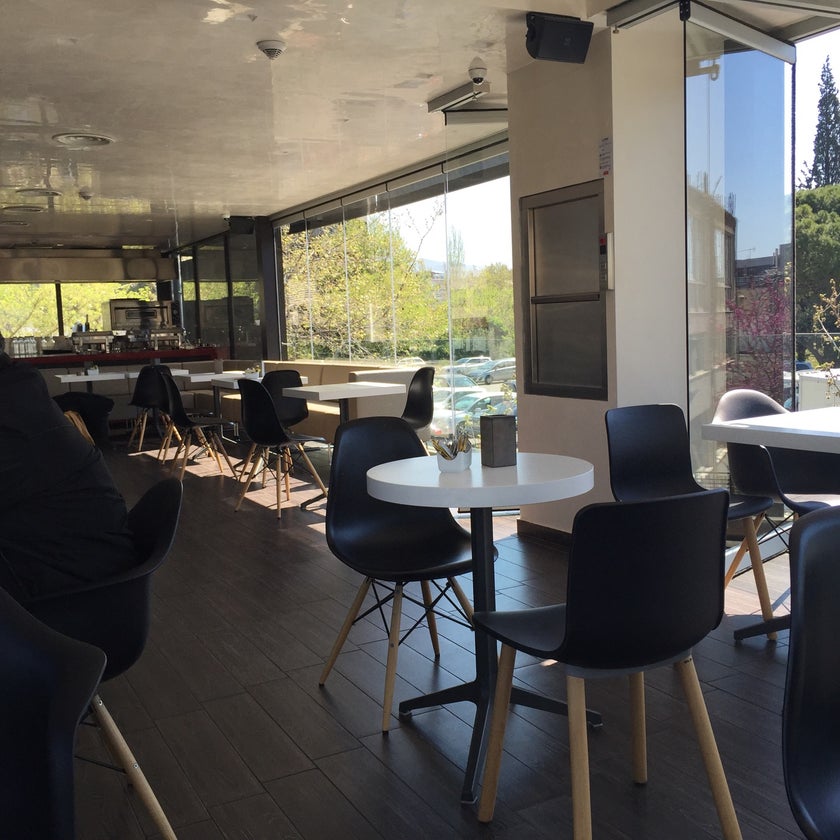 Απολλώνιον - Bakery - restaurants,bar,healthy food,good for working,pastries,bread,juice,trendy,good for a quick meal,free parking,good for groups,good for business meetings,quick snack