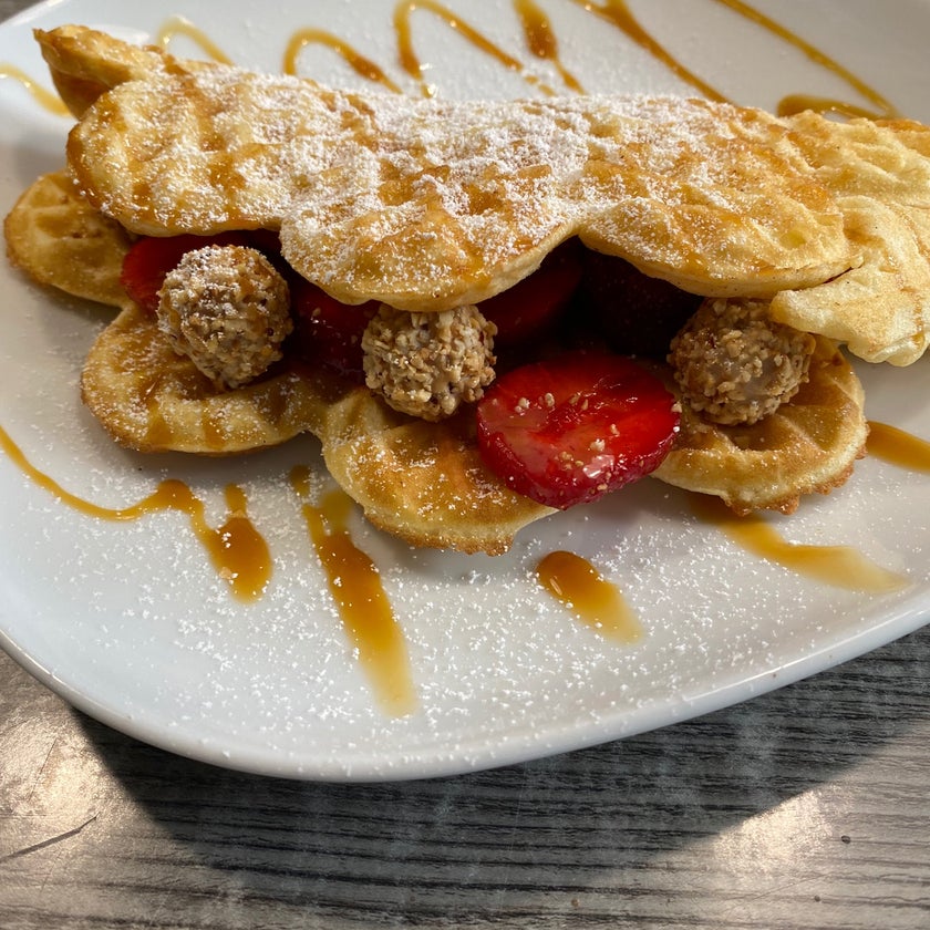 Happy Waffel - Café - restaurants,bar,waffles,good for dates
