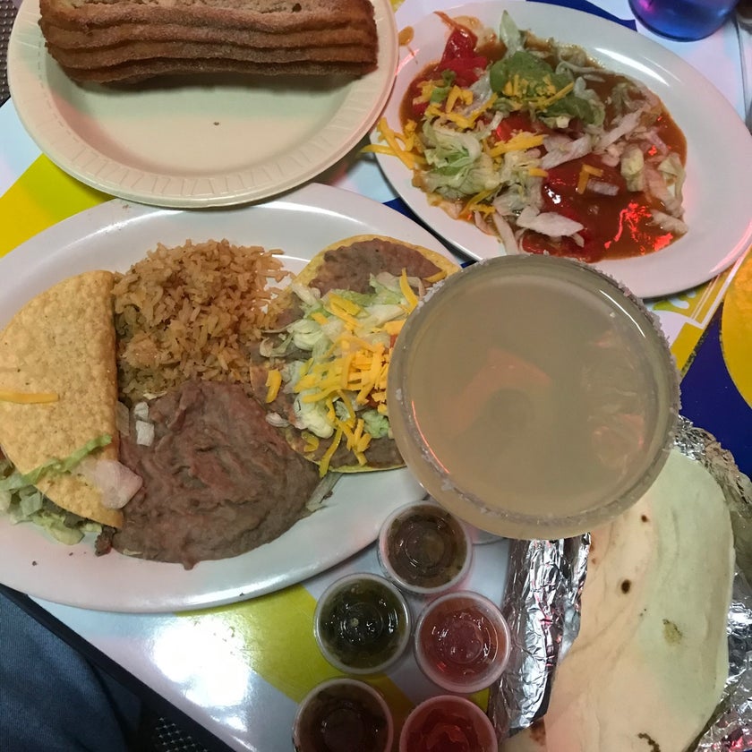 La Casita Mexican Grill - Mexican Restaurant - breakfast food,Mexican food,lunch,brunch food,parking,dinner,office,burritos,homemade food,tortillas,good for a quick meal,tamales,refried beans