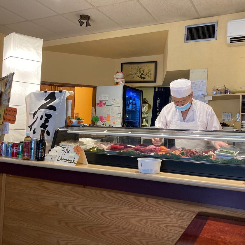 Aoyama & Sushi Restaurant - Sushi Restaurant - bar,fruit,healthy food,parking,dinner,crowded,takes reservations,bananas,mango,cheesecake,trendy,good for dates,green tea,prix fixe menu,good for special occasions,mochi,hand rolls,black sesame ice cream