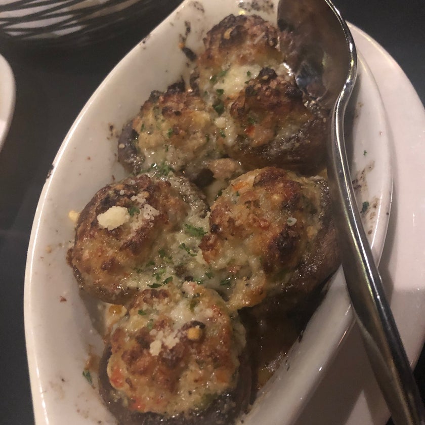 The Earle Restaurant - French Restaurant,Italian Restaurant,Seafood Restaurant - restaurants,bar,desserts,well,town,liquor,dinner,happy hour,appetizers,good for dates,blue cheese,creme brûlée,good for groups,good for special occasions,roasted garlic