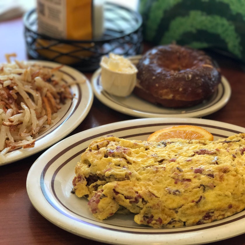 Once Upon A Grill - Deli,American Restaurant,Sandwich Spot - restaurants,good service,soup,lunch,healthy food,bagels,matzah balls