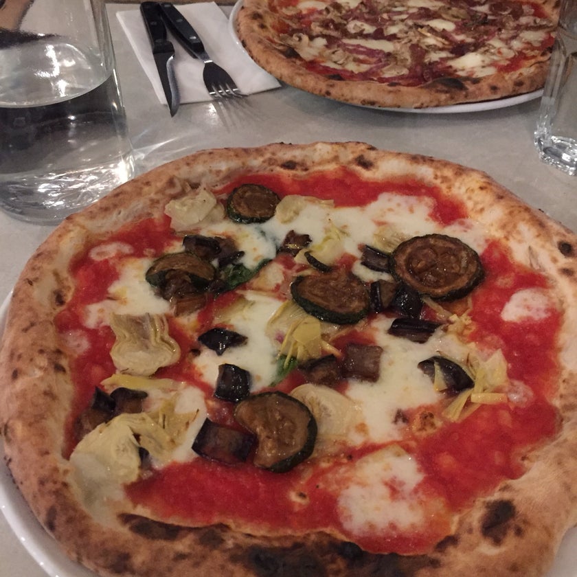 Sacro Cuore - Pizzeria - bar,pizza,cheese,healthy food,town,ice cream,crowded,good for dates,eggplant,good for a quick meal,dough,broccoli,artichokes,calzones,good for groups,good for special occasions,affogatos,limoncello,tartufata
