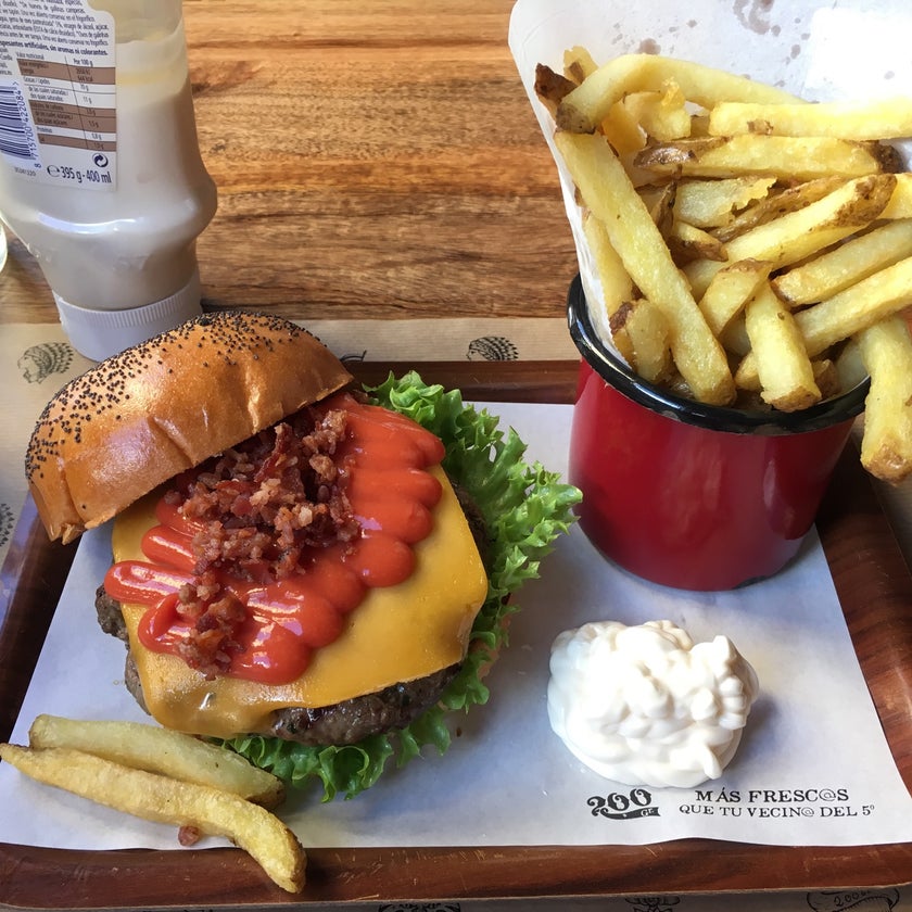 200 Gramos Burger & Beverage Cicer - Burger Joint - 