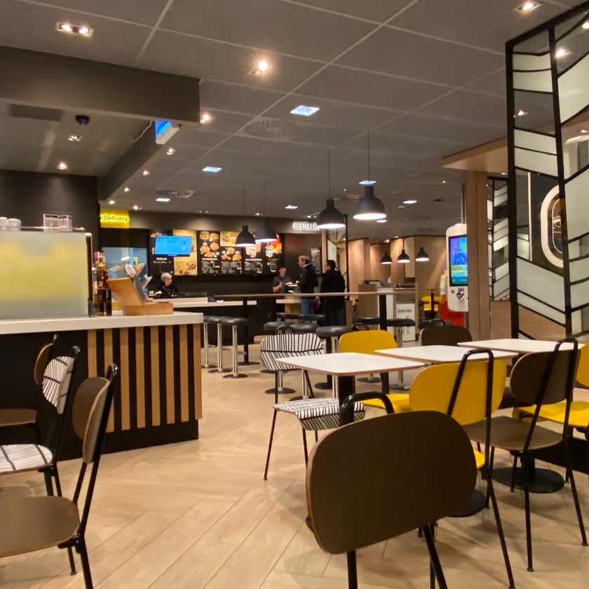 McDonald's - Fast Food Restaurant - 