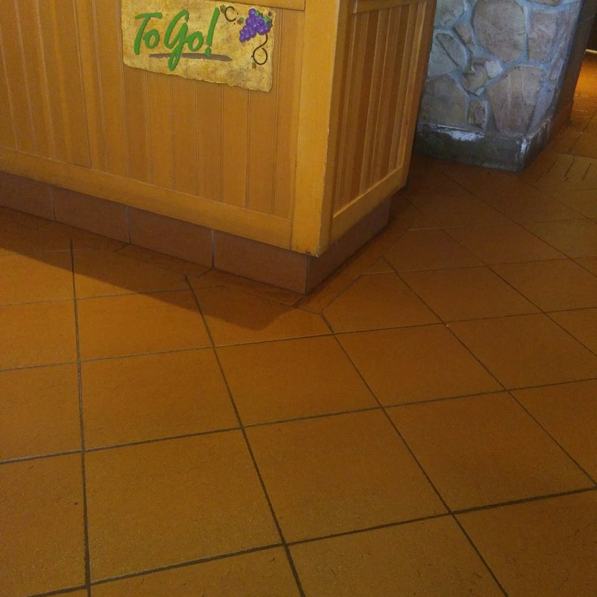 Olive Garden - Italian Restaurant,Italian,Salad,Soup - good service,beef,salads,lunch,clean,pasta,parking,dinner,great value,good for dates,family-friendly,good for special occasions,zuppa soup,toscana