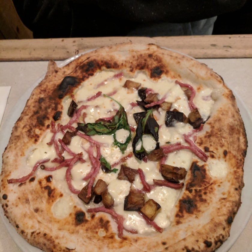 Sacro Cuore - Pizzeria - bar,pizza,cheese,healthy food,town,ice cream,crowded,good for dates,eggplant,good for a quick meal,dough,broccoli,artichokes,calzones,good for groups,good for special occasions,affogatos,limoncello,tartufata