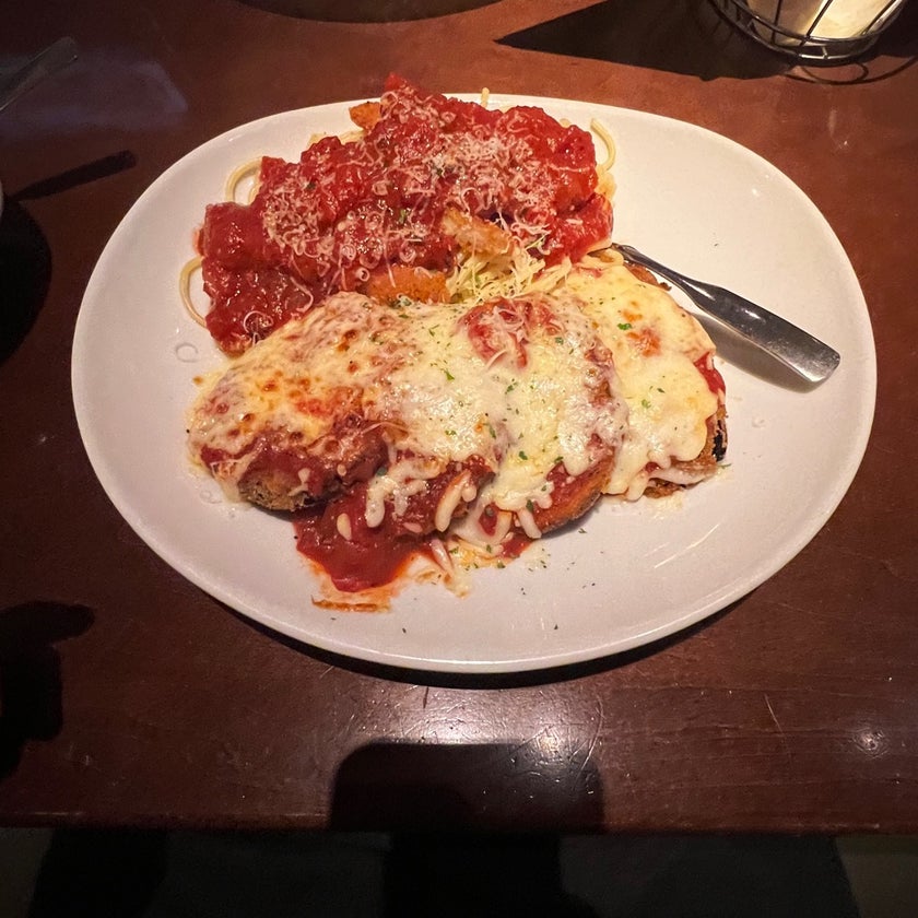 Olive Garden - Italian Restaurant - restaurants,soup,lunch,wine,parking,dinner,all you can eat,great value,good for dates,good for groups,good for special occasions,salad and breadsticks,tour of italy