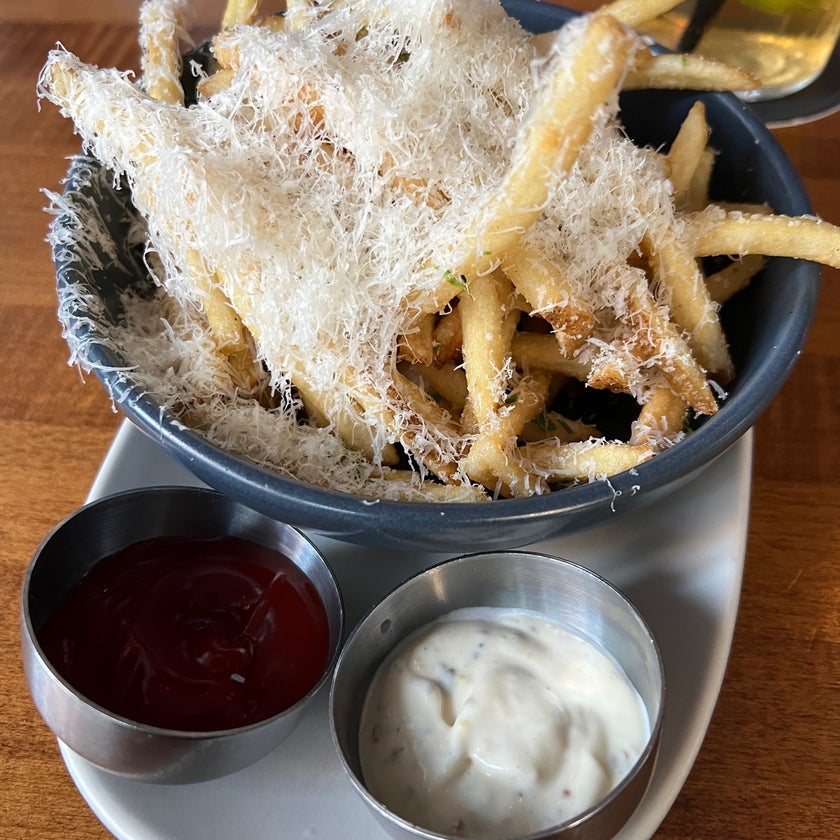 JOEY Bentall One - New American Restaurant - bar,good service,lunch,town,outdoor seating,dinner,office,great value,appetizers,trendy,good for special occasions,soy chicken
