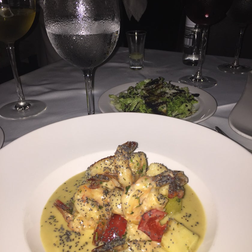 Cocina 33 - Restaurant - seafood,good service,peppers,neighborhood,blue cheese,passion fruit,seared tuna