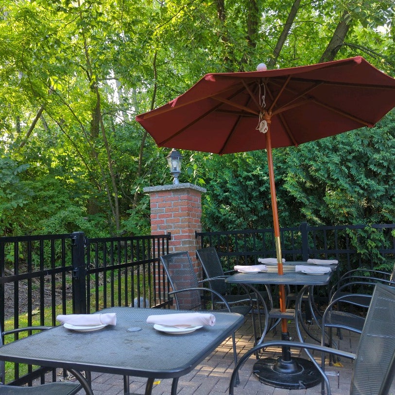 Mad Jacks Grill & Pub - Wine Bar,Diner,New American Restaurant - lunch,brunch food,outdoor seating,dinner,great value,large beer list,mac & cheese,hummus,broccoli,grilled cheese sandwiches,comfort food,cabbage,good for special occasions,beet salad