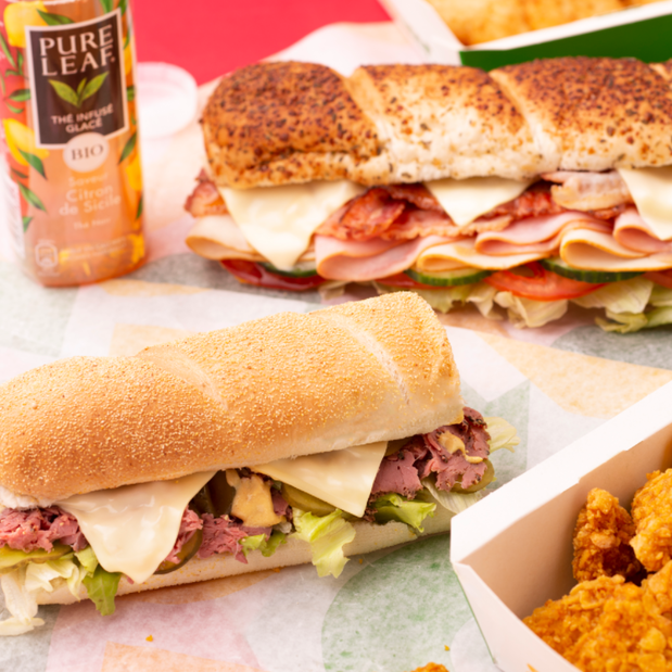 Subway - Sandwich Spot,Fast Food Restaurant,Sandwiches - 