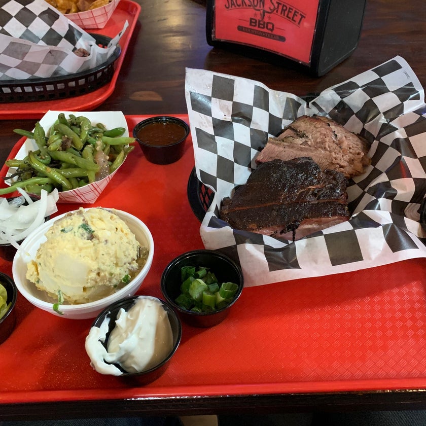 Jackson Street BBQ - BBQ Joint - chicken,barbecue,parking,casual,great value,authentic,ribs,homemade food,family-friendly,brisket,good for a quick meal,BBQ sauce,good for groups,sampler platter,creamed corn,jalapeño cheddar,German sausages,cheddar biscuits,trinity