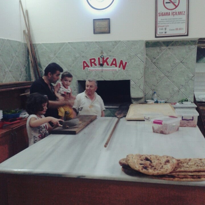 Arıkan Etli Ekmek & Pide Salonu - Pide Place - 