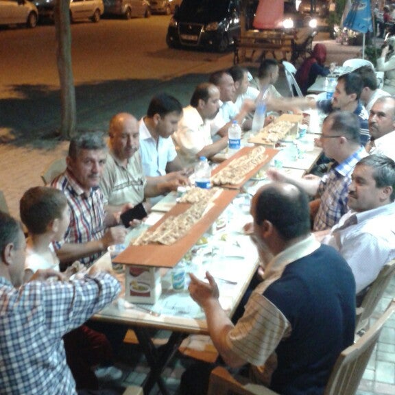 Arıkan Etli Ekmek & Pide Salonu - Pide Place - 