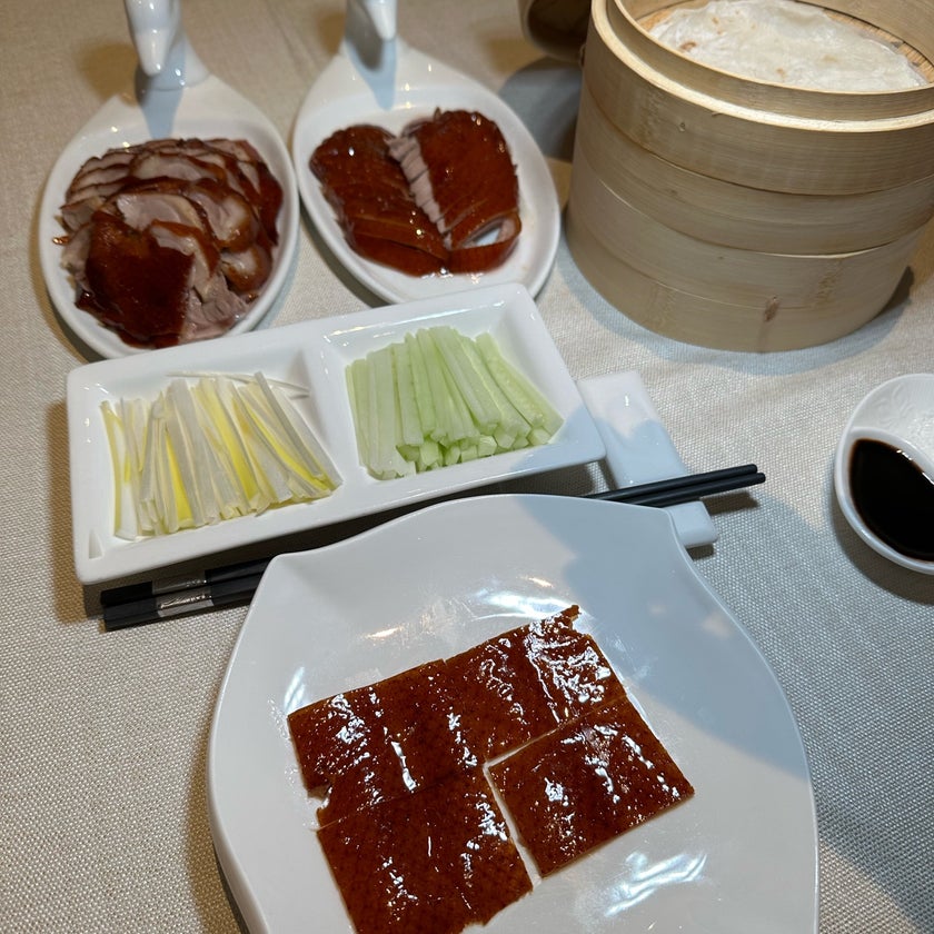 Imperial Treasure Super Peking Duck Restaurant - Bakery,Hong Kong Restaurant,Peking Duck Restaurant - soup,lunch,dinner,quiet,crowded,pancakes,takes reservations,island,peanuts,pumpkin,good for groups,melon,Peking duck,beet salad,black sesame,radishes