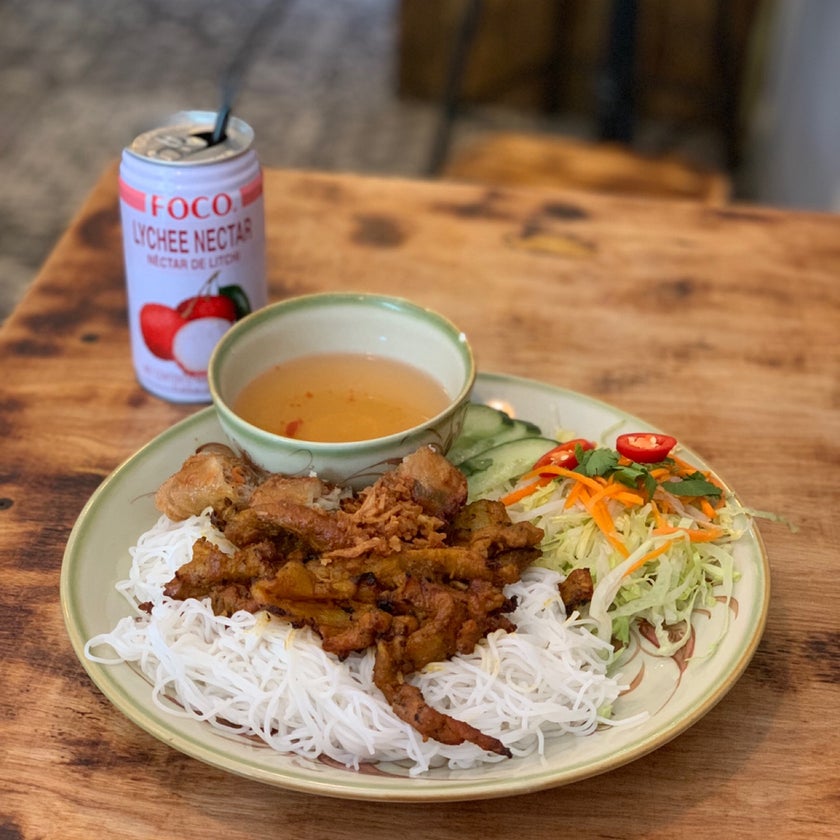 Dragonfly - Café,Fast Food Restaurant,Vietnamese Restaurant - healthy food,rice,pork,great value,pho,good for a quick meal,quick service,baguettes,Bun Bo Hue,good for singles