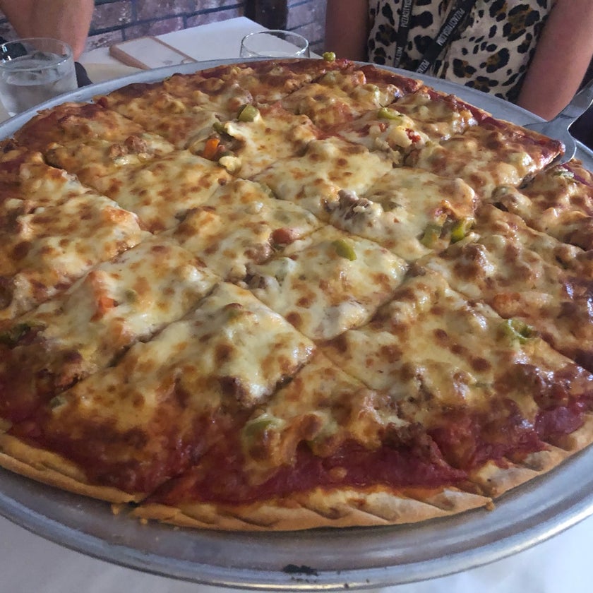 Salerno's Restaurant & Pizzeria - Italian Restaurant,Pizzeria - pizza,well,lunch,parking,dinner,great value,sausage,sub sandwiches,garlic,good for groups,eggplant parmigiana