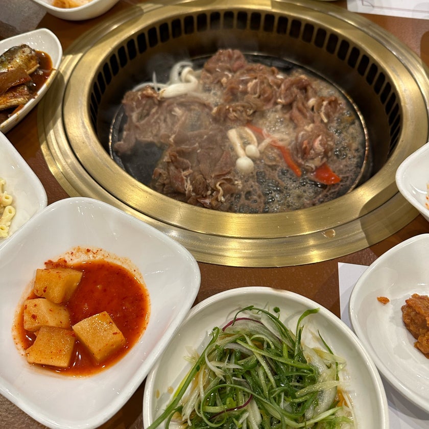 Hahm Ji Bach - Korean Restaurant - bar,beef,lunch,healthy food,town,city,spicy food,dinner,crowded,great value,pancakes,takes reservations,appetizers,big portions,hospital,dips,Korean food,peanuts,pumpkin,pickles,pineapple,raspberry,stew,pork belly,short ribs,wasabi,valet parking,good for groups,good for special occasions,seaweed,radishes,kalbi,green onions,japchae,sesame oil,samgyupsal