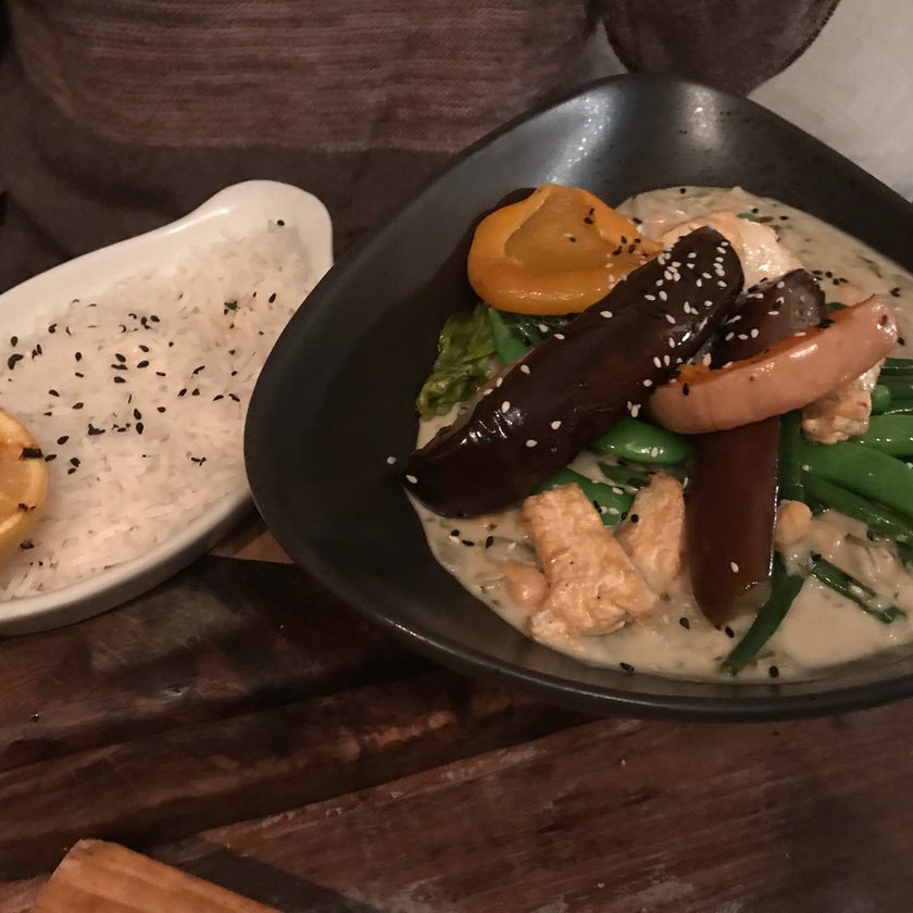 Annie's - English Restaurant,Brasserie - restaurants,breakfast food,lunch,brunch food,healthy food,outdoor seating,liquor,dinner,curry,sorbet,poached eggs,halloumi cheese,good for special occasions,sticky toffee pudding