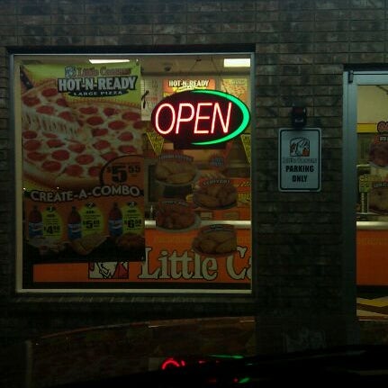 Little Caesars Pizza - Pizzeria,Fast Food Restaurant,Italian,Pizza - pizza,chicken wings